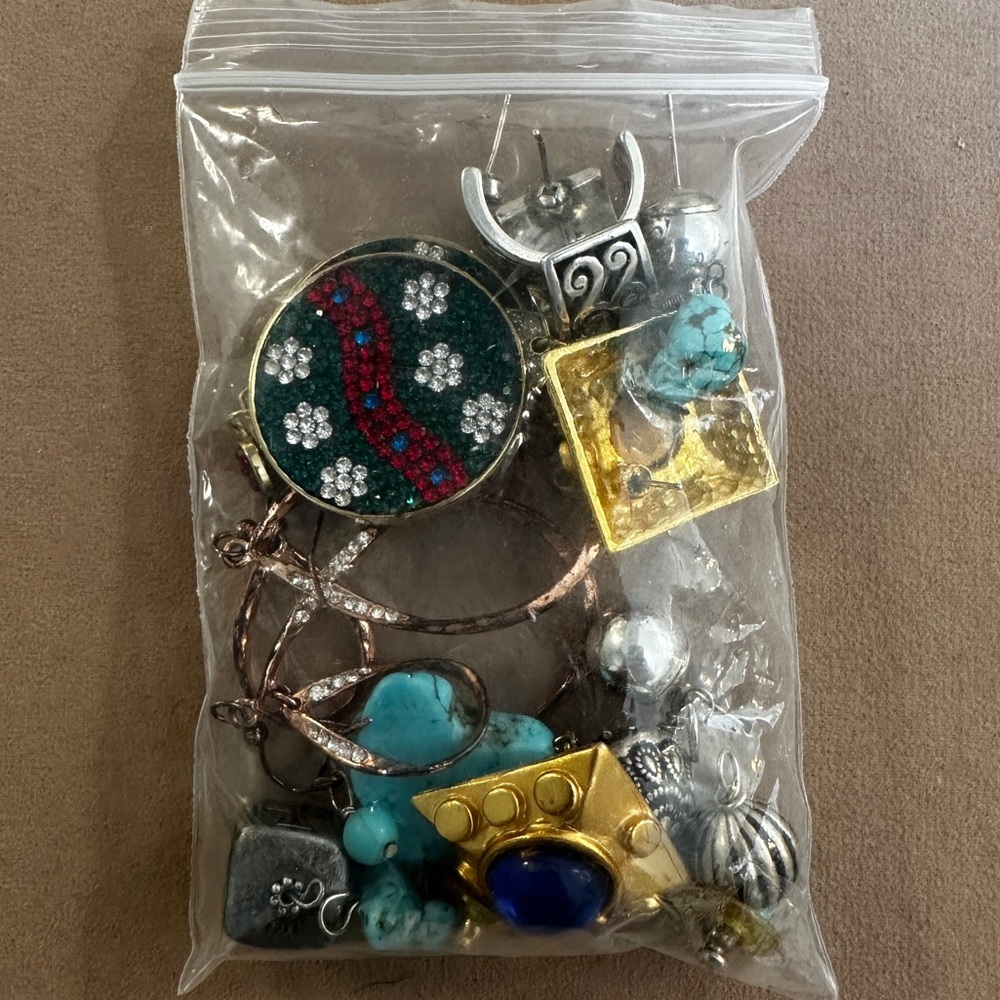Assorted Jewelry/Craft items, including charms earrings & more READ DESCRIPTION